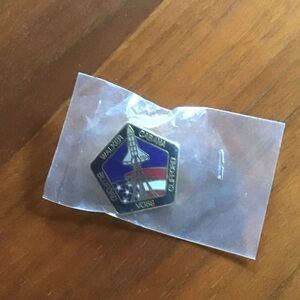 NASA space shuttle souvenir pin for STS-53 mission unopened